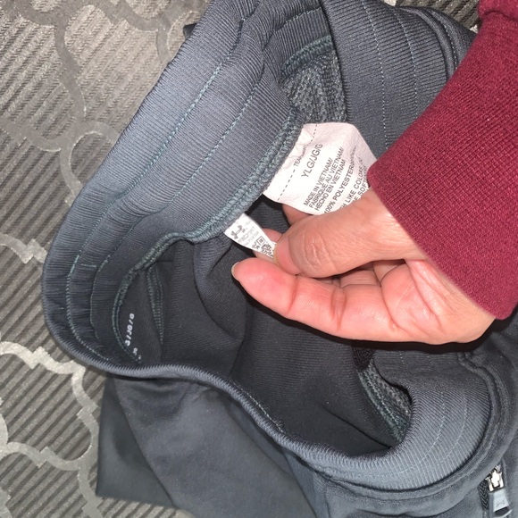 Under Armour kids pants size L - Picture 3 of 3